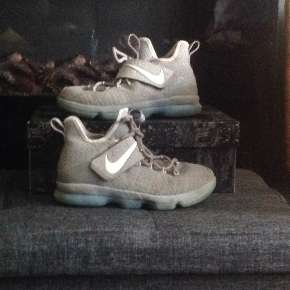 I'm selling the LBJ 14